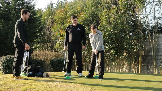 Conhecer o golfe com os amigos – Clínicas de Golfe
